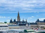 Design trifft Lage: Dachgeschosswohnung mit Wintergarten...