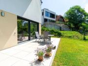 Design trifft Natur: stylische Garten Maisonettewohnung...