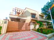 Designer 10 Marla Double Unit Like Brand New House...