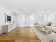 Designer apartment in prime location