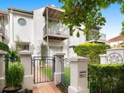 BEST OFFER BY TUES 24th MARCH. Fully renovated two level...