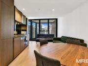 Designer furnished apartment in the heart of southbank