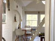 Designer living 5 mins from Barbican Oct only