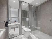 Designer Living in Well Appointed Luxury Apartment