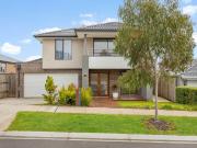 Designer Sophistication in the Rosenthal Estate Designer Sophistication in the Rosenthal Estate