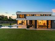 Designervilla in sonniger Ruhelage
