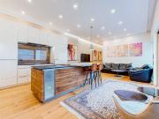 DESIGNERWOHNUNG MIT BALKON IN HOFRUHELAGE | VIDEO...