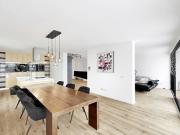 Designerwohnung mit eigenem Garten und Blick auf die...