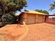 DESIRABLE OSPREY 3x2 Villa in Secure Complex with Pool