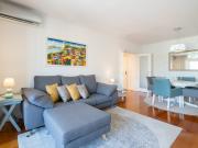 Deslumbrante apartamento da moda com varanda