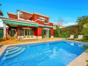 Deslumbrante moradia T4+1 com piscina em Alvor Vau