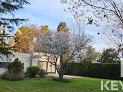 Destacada Casa en City Bell implantada en un...