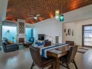 Destacada residencia en puerta arroyo, al oeste de...