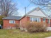 Detach 3 1 Bdrm All Brick Bungalow Has Basement...