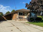 Detached Bungalow with 3 bedrooms 1 Full washroom