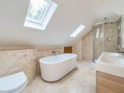 Detached House to rent Holwood Park Avenue, Orpington, BR6