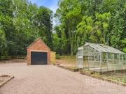 Detached house to rent on