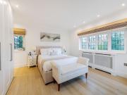 Detached House to rent with 4 bedrooms, Parke Road, London
