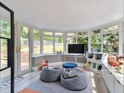 Detached House to rent with 4 bedrooms, Pine Grove,...