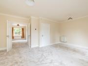 Detached House to rent with 5 bedrooms, Riverside Close,...