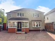 Detached to rent in Billesley Lane, Birmingham, B13 |...