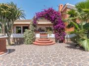 Detached villa with swimming pool in Benidorm
