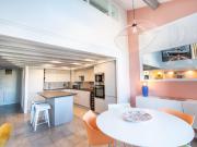 Deux appartements traversants, d'une superficie...