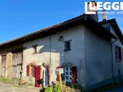Deux cottages dont un habitable et deux granges avec...