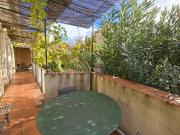 Deux maisons au cœur du village