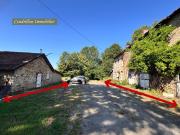 Deux maisons, de 85 et 95 m2 habitables + grange + cave, sit