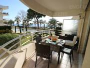 Deux pièces en front de mer avec terrasse