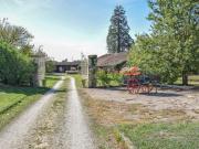 Deux Résidences Restaurées, Granges Spacieuses, Etang,...