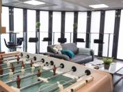 Diamond En Suite F Has an Apartment