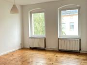 Die ersten eigenen 4 Wände Altbau Singlewohnung sucht...