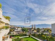 DIE KUNST, VOR DEM SEE ZU LEBEN