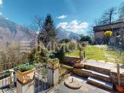 Die vielschichtige Angelegenheit mit mehreren Anbauten