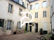 DIJON HYPER CENTRE: T1 meublé et équipé en duplex