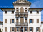 Dimora storica e panoramica con parco a Belluno 1678m²...