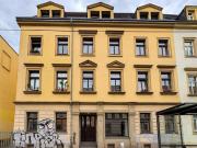 Direkt an der Haltestelle! Direkt an der Haltestelle!