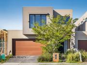 Discover Your Dream Home: Walking distance to St...