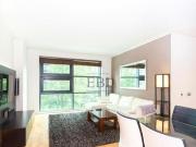 Discovery Dock Apartments East, South Quay Square, 2...
