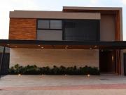 DISEÑO Y AMPLITUD EN PERFECTA ARMONÍA ALTOZANO