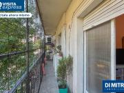 ¡Disfruta de este 3 Ambientes con balcón corrido cerca...