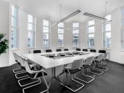 Disfrute de acceso a oficinas privadas para 4 personas...