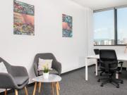 Disfrute de acceso a oficinas privadas profesionales...