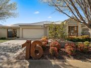 Stunning Former Display Home Dedicated Home Office!