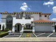 Divina casa en renta, moderna y muy iluminada! Los...