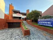 Divino Rostro – Chalet a Refaccionar con Parque y Pileta