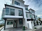 DLagoon Seri Austin Tebrau