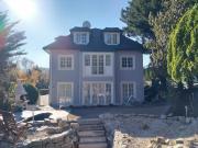 Döbling Deluxe: Stadthaus mit Sauna, Billiard & Weinkeller